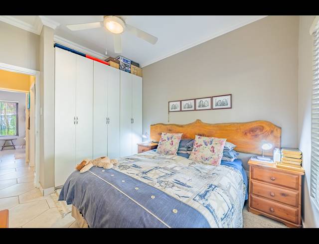 2 BEDROOM APARTMENT FOR SALE IN SHEFFIELD BEACH